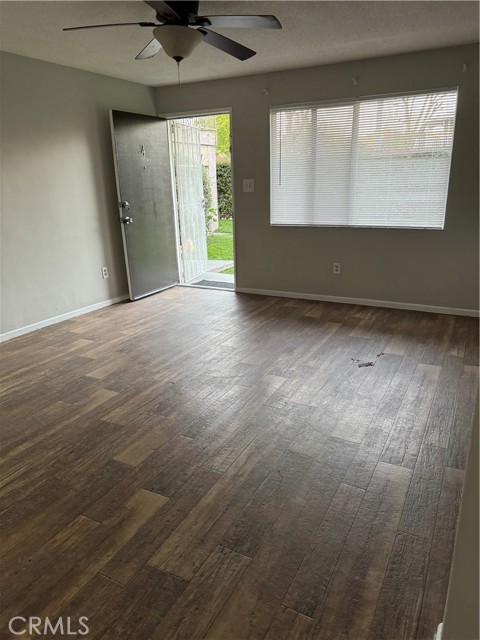 1935 W Linden Street, Riverside CA: https://media.crmls.org/medias/f3d16baa-70df-4088-a02a-b8bd0fc96486.jpg