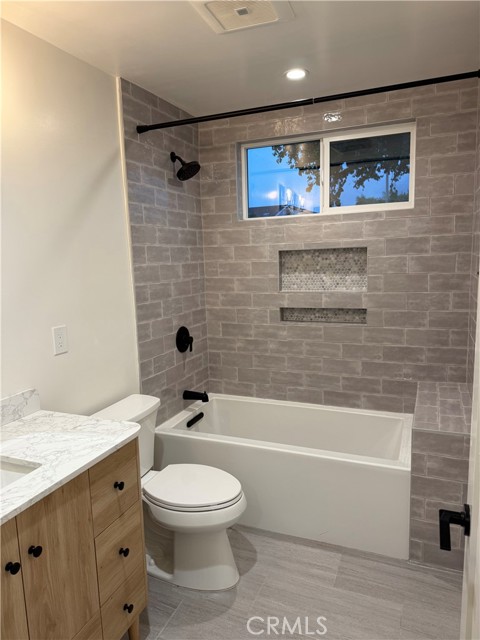 20272 Deervale Lane, Huntington Beach CA: https://media.crmls.org/medias/f3d192a8-83d1-4fea-99d8-072a994897ae.jpg