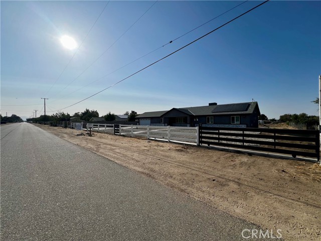 10165 E Avenue S10, Littlerock CA: https://media.crmls.org/medias/f3d19e62-2f50-4027-b761-9b3ea08b92ec.jpg