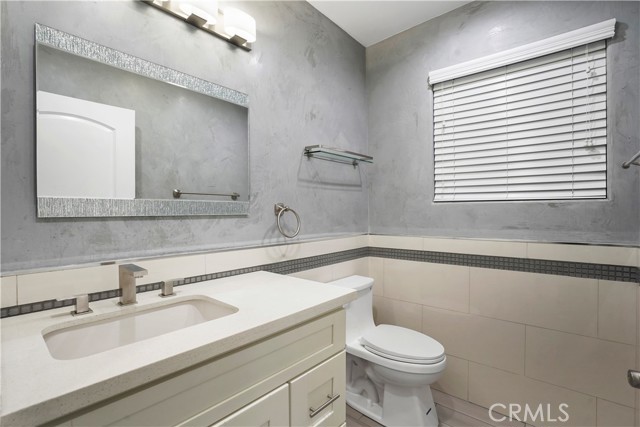 Detail Gallery Image 11 of 30 For 1922 Rosalia Rd, Los Angeles,  CA 90027 - 3 Beds | 2/1 Baths