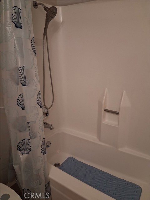 113 Surrey photo 13