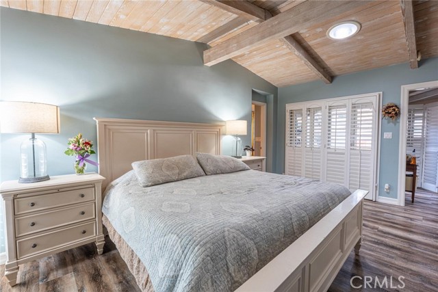 24208 Heritage Lane, Newhall CA: https://media.crmls.org/medias/f3d3d28b-6bb7-46ed-8dee-3e750144e42d.jpg
