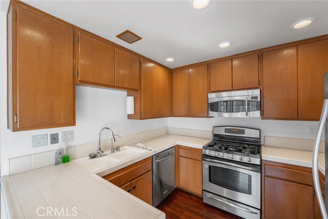 Detail Gallery Image 7 of 29 For 1700 W Cerritos Ave #229,  Anaheim,  CA 92804 - 3 Beds | 2/1 Baths