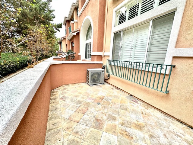 505 Marinella Aisle, Irvine CA: https://media.crmls.org/medias/f3d3e3cf-a746-41ca-a8e4-5aabe8127dff.jpg