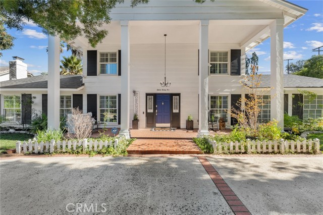 Detail Gallery Image 2 of 45 For 1525 Garden St, Redlands,  CA 92373 - 5 Beds | 2/1 Baths