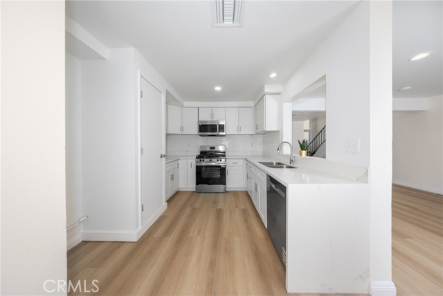 Detail Gallery Image 4 of 19 For 7951 Primrose Ln, Highland,  CA 92346 - 3 Beds | 2 Baths