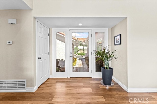 Detail Gallery Image 5 of 48 For 22632 Reinosa, Mission Viejo,  CA 92691 - 4 Beds | 2/1 Baths