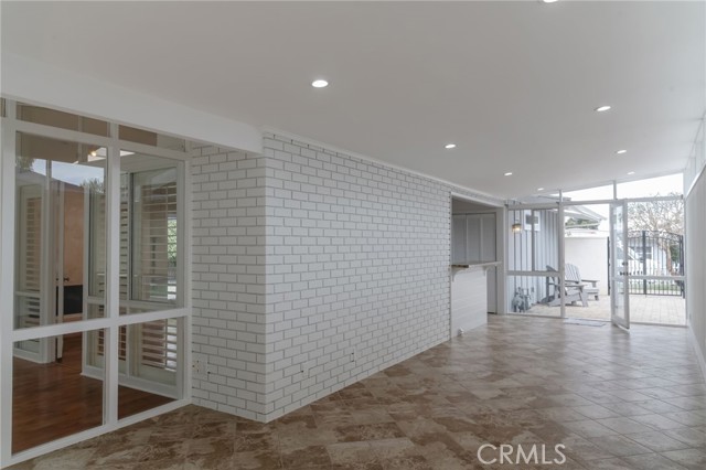 439 S Prospect Avenue, Manhattan Beach CA: https://media.crmls.org/medias/f3d44f81-5efa-43c9-9d76-7a084f460db6.jpg