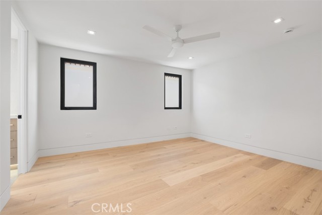 20 Balboa Coves, Newport Beach CA: https://media.crmls.org/medias/f3d50da6-96f5-4319-b6f3-fc43a00d8624.jpg
