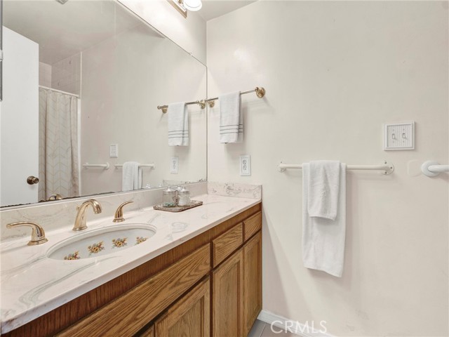 15920 Bahama Street, North Hills CA: https://media.crmls.org/medias/f3d51eb4-54a8-4d86-9f75-a666e6eb8cd4.jpg