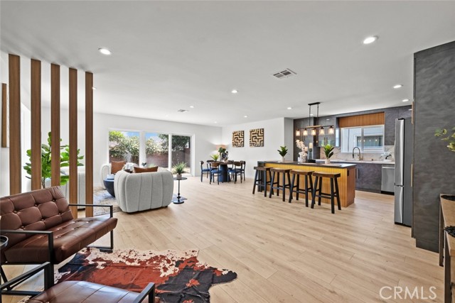 Detail Gallery Image 18 of 33 For 20356 Gresham St, Los Angeles,  CA 91306 - 4 Beds | 2/1 Baths