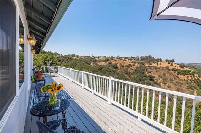 2125 Puerto Del Mundo, Fallbrook CA: https://media.crmls.org/medias/f3d6aeb5-b8cf-4715-9f2d-6d4492803ed3.jpg