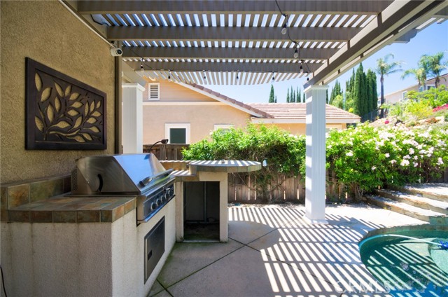 Detail Gallery Image 5 of 29 For 12430 Split Rein Dr, Rancho Cucamonga,  CA 91739 - 4 Beds | 2/1 Baths
