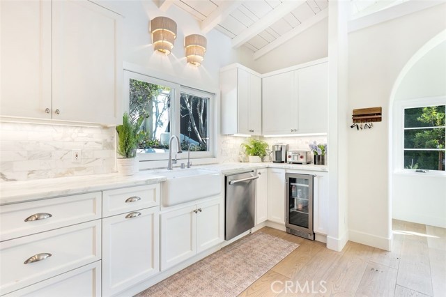 802 Rembrandt Drive, Laguna Beach CA: https://media.crmls.org/medias/f3d97d13-0030-4f75-9fd4-2313da8601e5.jpg