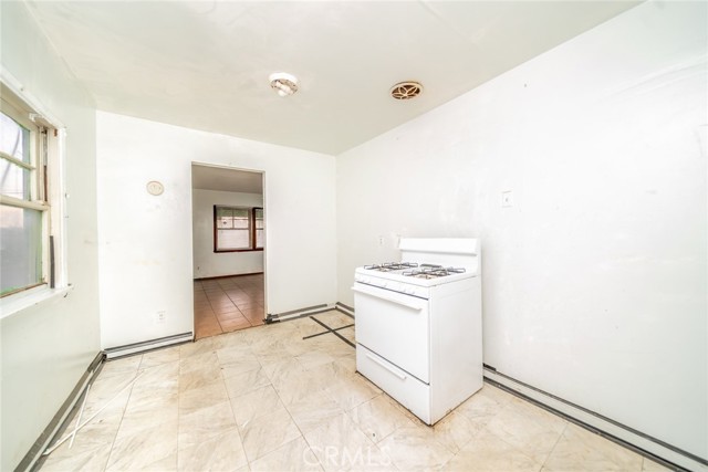 Detail Gallery Image 10 of 33 For 6929 37th, Jurupa Valley,  CA 92509 - 3 Beds | 1 Baths