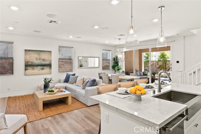 27636 S Evergreen Place, San Pedro CA: https://media.crmls.org/medias/f3da1d04-7975-42e2-94bb-2b55c452dae1.jpg