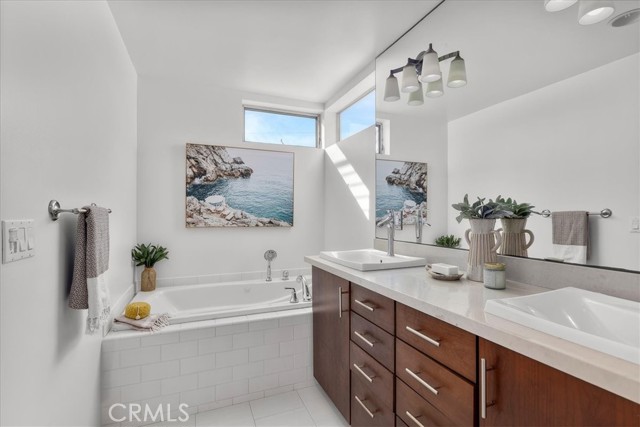 1130 Prospect Ave, Hermosa Beach, California 90254, 4 Bedrooms Bedrooms, ,3 BathroomsBathrooms,Residential,For Sale,Prospect Ave,SB25036806