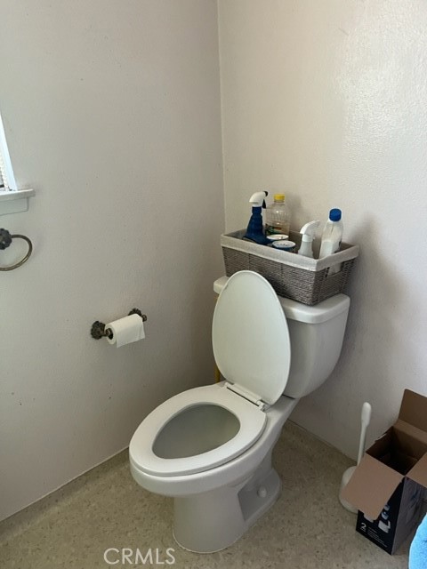 https://media.crmls.org/medias/f3db8013-c7a9-42d3-92ce-207c613d2a8c.jpg?preset=X-Large