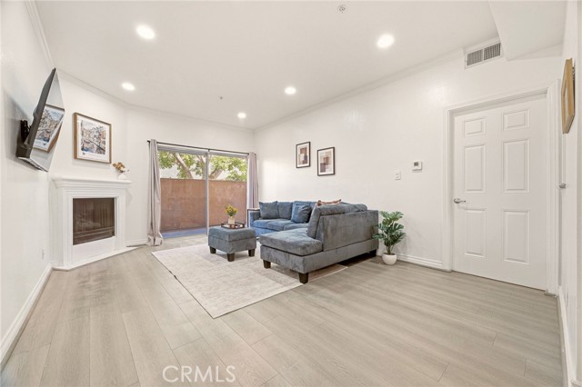 87 South Allen Avenue, 103 photo 6