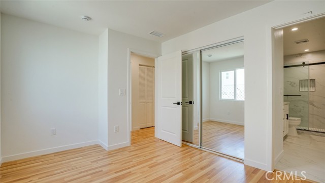 856 W 47th Street, Los Angeles CA: https://media.crmls.org/medias/f3dd192d-a6ce-4e05-8e75-e8f86d1b840d.jpg