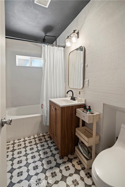 2608 Temple Lane, Bakersfield CA: https://media.crmls.org/medias/f3dd72c7-0b76-4a8d-b52c-696486599daf.jpg