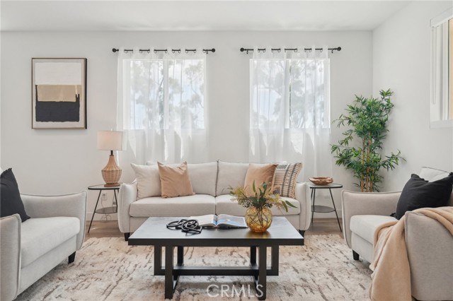 Detail Gallery Image 3 of 34 For 23228 Marigold Ave, Torrance,  CA 90502 - 4 Beds | 3/1 Baths