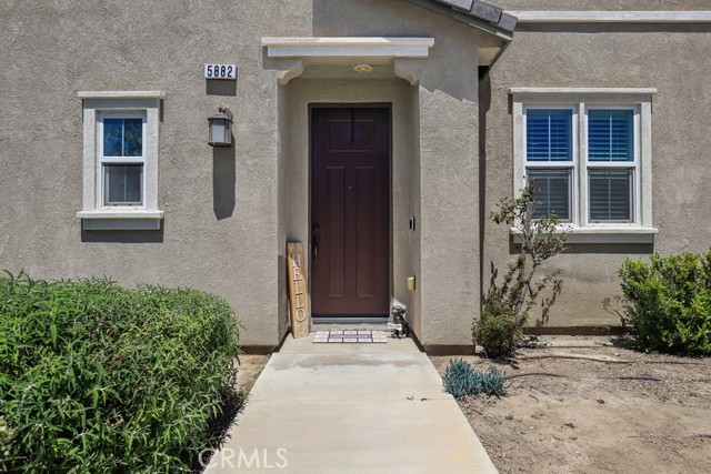 Detail Gallery Image 4 of 54 For 5882 Ginger Dr, Corona,  CA 92880 - 3 Beds | 2/1 Baths