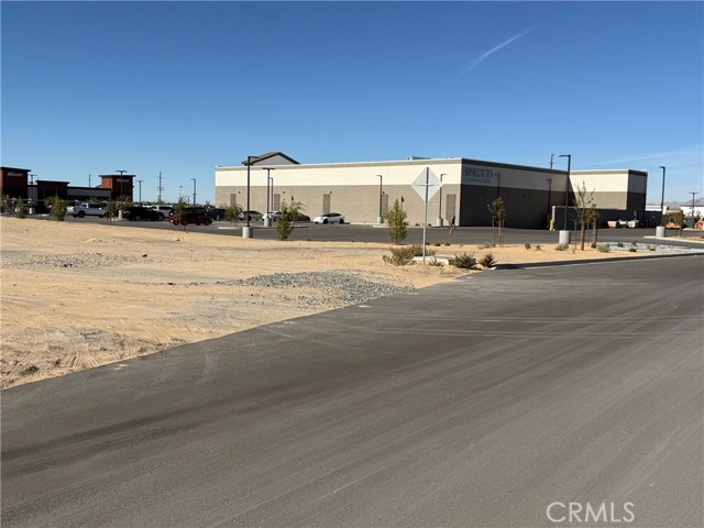 19575 Bear Valley Rd., Apple Valley CA: https://media.crmls.org/medias/f3dec998-c3ac-4693-b768-ac20c750cbc3.jpg