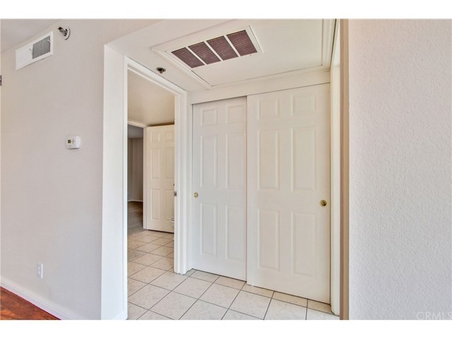 Detail Gallery Image 11 of 29 For 726 Elm Ave #304,  Long Beach,  CA 90813 - 2 Beds | 2 Baths