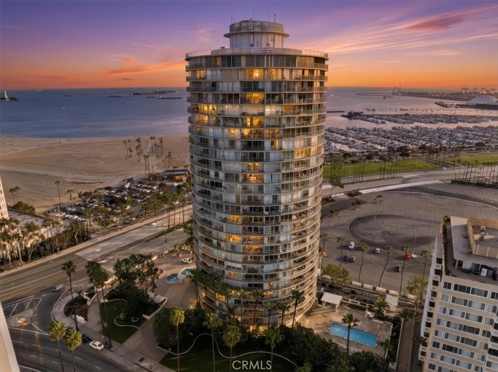 700 E Ocean #601
