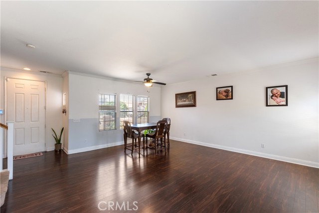 945 Newport Drive, San Jacinto CA: https://media.crmls.org/medias/f3e00197-40b8-4e38-a5d2-77e6ebfa65e1.jpg