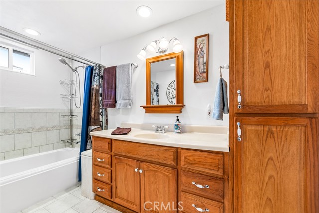 6051 Camphor Avenue, Westminster CA: https://media.crmls.org/medias/f3e0ccf9-52d3-4651-9829-b80700d8f119.jpg