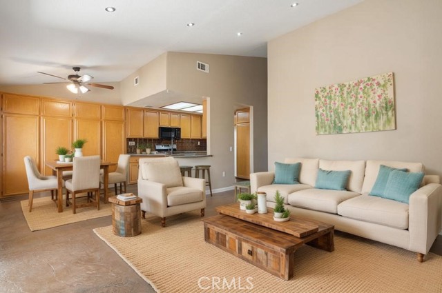 Detail Gallery Image 11 of 34 For 1715 Lake Way, Lancaster,  CA 93534 - 5 Beds | 3 Baths