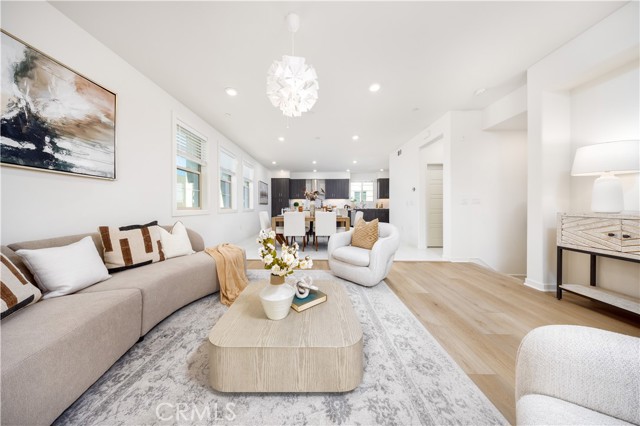 Detail Gallery Image 9 of 30 For 222 Harringay, Irvine,  CA 92618 - 3 Beds | 3/1 Baths