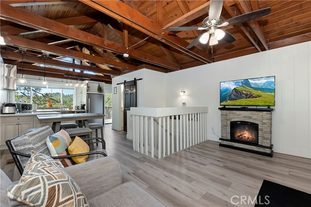 Detail Gallery Image 8 of 29 For 33026 Donner Ln, Arrowbear,  CA 92382 - 2 Beds | 1/1 Baths