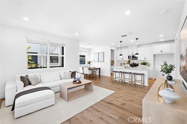 944 N Divino Privado, Ontario CA: https://media.crmls.org/medias/f3e26a12-6f1c-4051-b085-7ff4949117bf.jpg