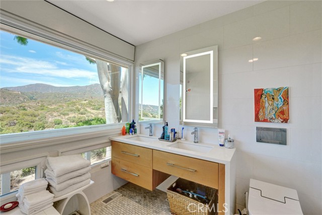Detail Gallery Image 27 of 40 For 4161 via Padova, Claremont,  CA 91711 - 4 Beds | 3 Baths