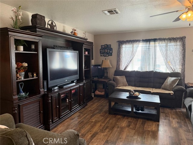 Detail Gallery Image 8 of 46 For 5109 Center, Modesto,  CA 95357 - 2 Beds | 2 Baths