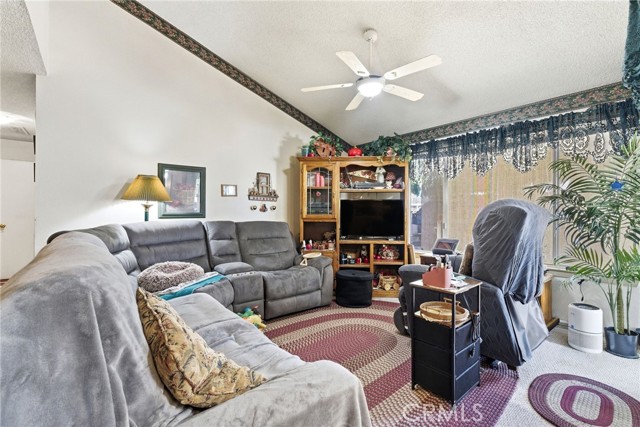 Detail Gallery Image 12 of 27 For 1927 S Chinowth St, Visalia,  CA 93277 - 3 Beds | 2 Baths