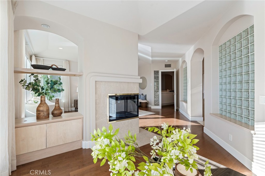 MLS #OC25238106 image #29