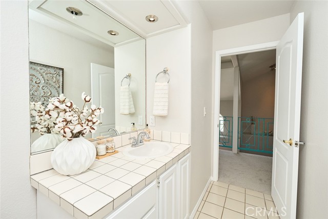385 Park Avenue, Long Beach CA: https://media.crmls.org/medias/f3e3d627-22b2-4baf-bbe1-6fd65921a2ca.jpg