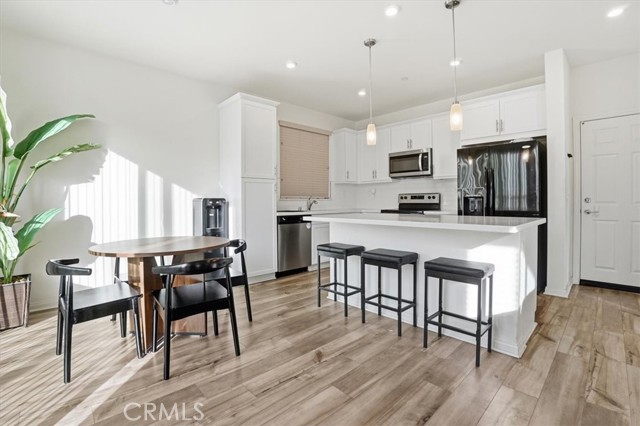 Detail Gallery Image 11 of 52 For 556 Enzo St, Lake Elsinore,  CA 92530 - 3 Beds | 2/1 Baths