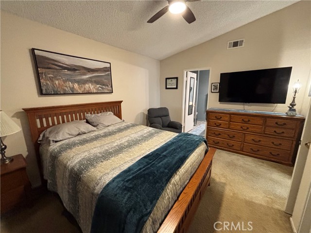 15957 Randall Avenue, Fontana CA: https://media.crmls.org/medias/f3e4f688-f6b5-4b4f-bd0c-af054570796e.jpg