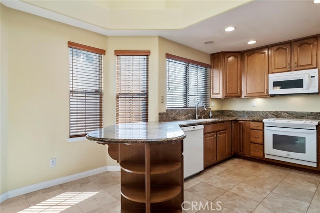 Detail Gallery Image 11 of 51 For 24640 Brighton Dr #B,  Valencia,  CA 91355 - 2 Beds | 2/1 Baths