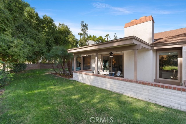 5552 Via Dos Cerros, Riverside CA: https://media.crmls.org/medias/f3e510d4-f252-4d05-b7aa-5c73d87ade5b.jpg