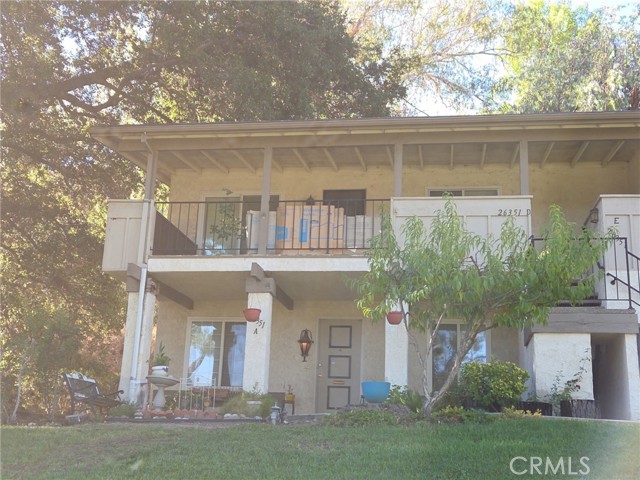 26351 Oak Plain Drive, Newhall CA: https://media.crmls.org/medias/f3e567fa-428b-47c5-9f18-ce52fa9855f0.jpg