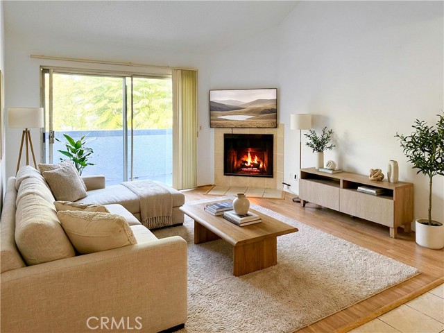 7640 Oso Avenue, Winnetka CA: https://media.crmls.org/medias/f3e5d8ed-82e9-4bd0-990f-8cf326783e4a.jpg