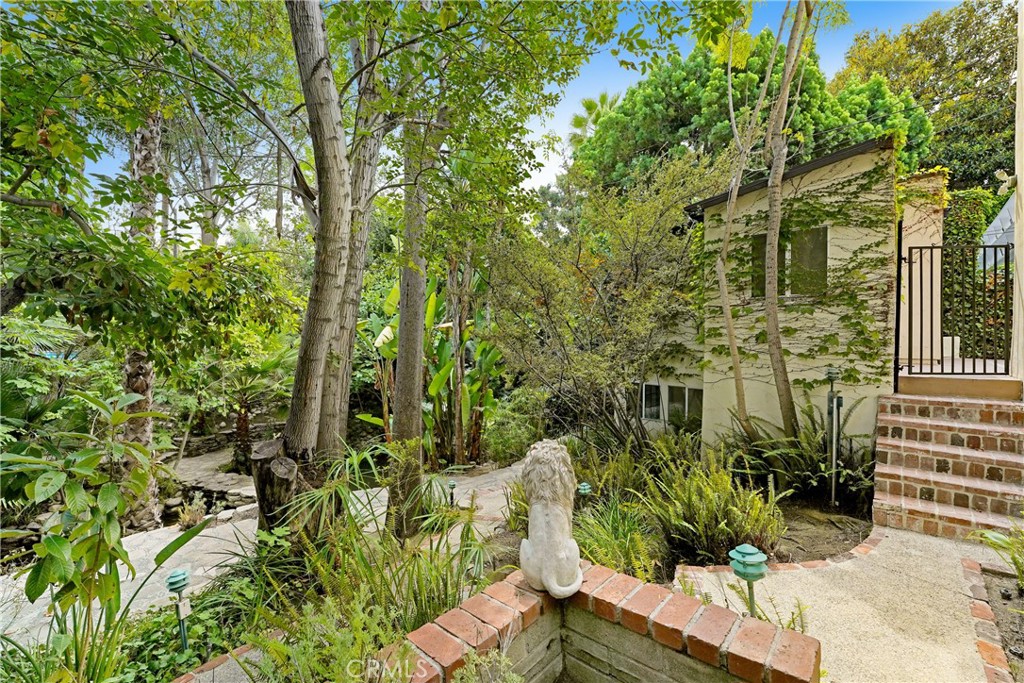 MLS #OC25224176 image #33