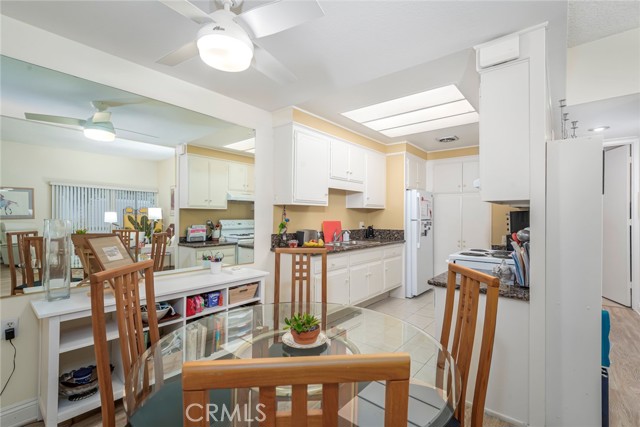 Detail Gallery Image 12 of 60 For 2220 E via Mariposa East #H,  Laguna Woods,  CA 92637 - 2 Beds | 1 Baths