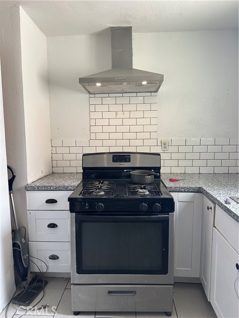 Image 4 of 10 For 52068 Hattie Avenue